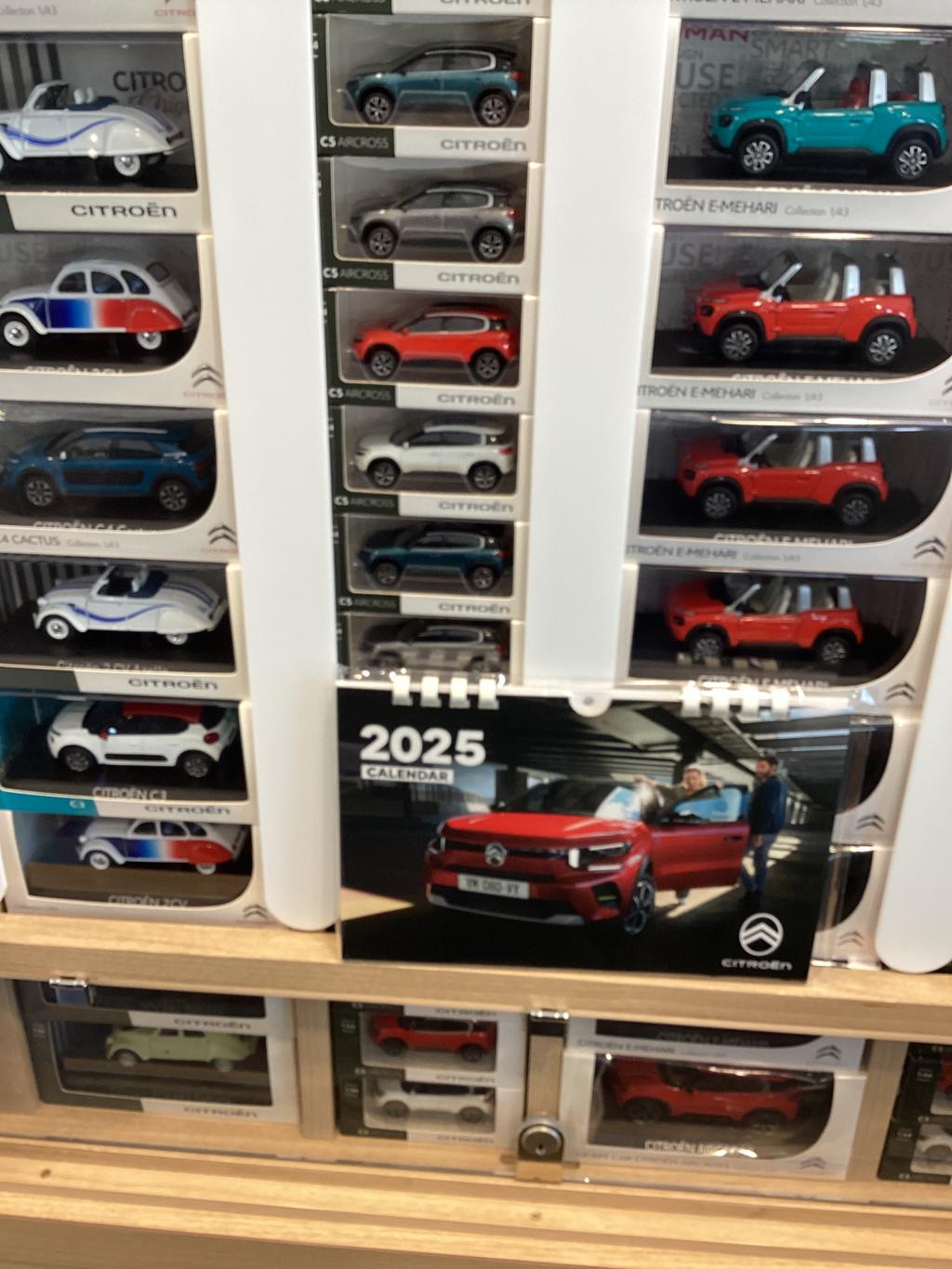 2025年シトロエンカレンダー入荷しました✨